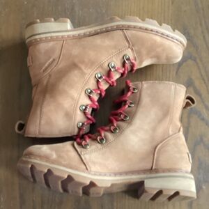 Women’s Sorel Lennox lace waterproof Tan Leather Hiking Boots with Red Laces